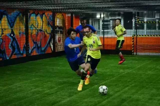 超热血｜本周末南宁将上演铁笼足球困兽斗，前排围观啊！