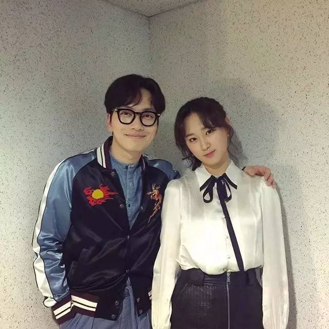 不和你们抢宋仲基|反正我有超时髦的新老公了...