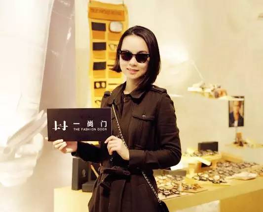 普通男人戴眼镜显得沉稳了,戴眼镜的男人如何保持帅气