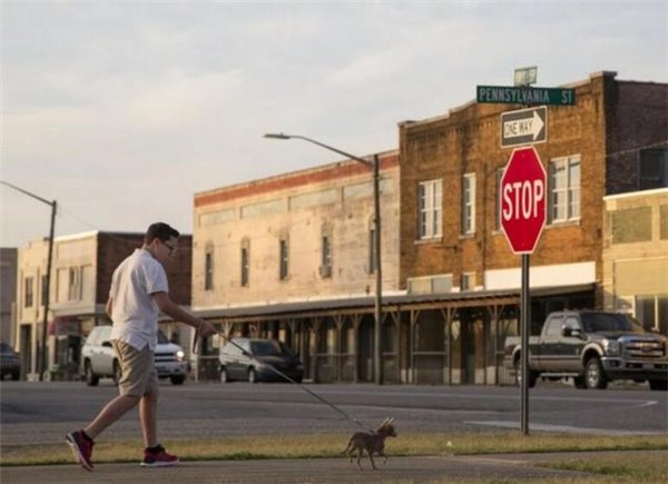 苹果CEO库克秘史：平凡小镇走出的正义少年