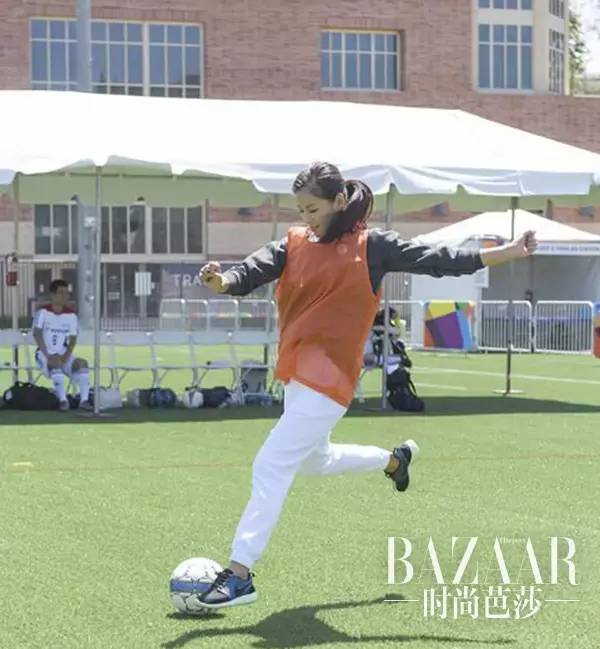 鸡血芭|为什么总是被刘涛帅一脸？因为她穿的不是西装而是铠甲