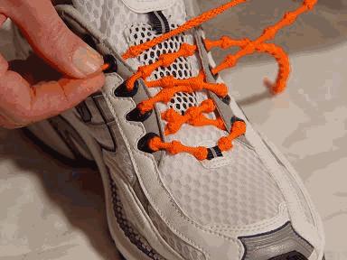 斐乐网球鞋鞋带穿法,网球鞋把鞋带弄松穿