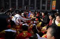 六小龄童现身安徽签售将拍3D版西游记出演孙悟空