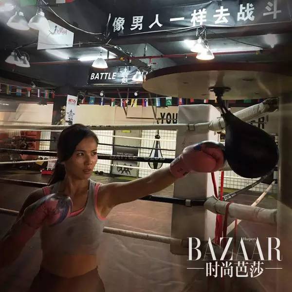 鸡血芭|为什么总是被刘涛帅一脸？因为她穿的不是西装而是铠甲