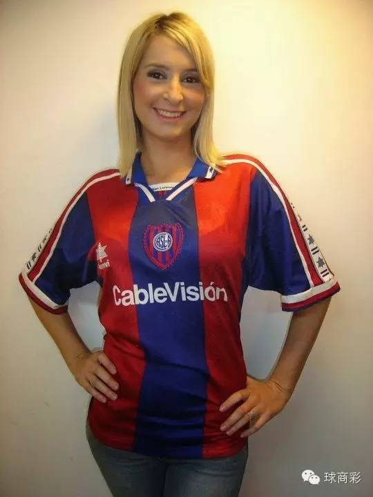 “三八”妇女节专题：飘满女人香的纪念碑球场