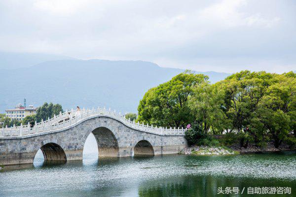 距离丽江仅2小时车程,距离古城2公里