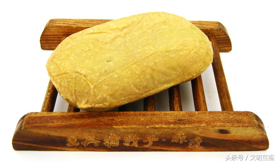 农村老头用动物内脏做手工皂，竟是300年前宫廷技艺，皴裂有救