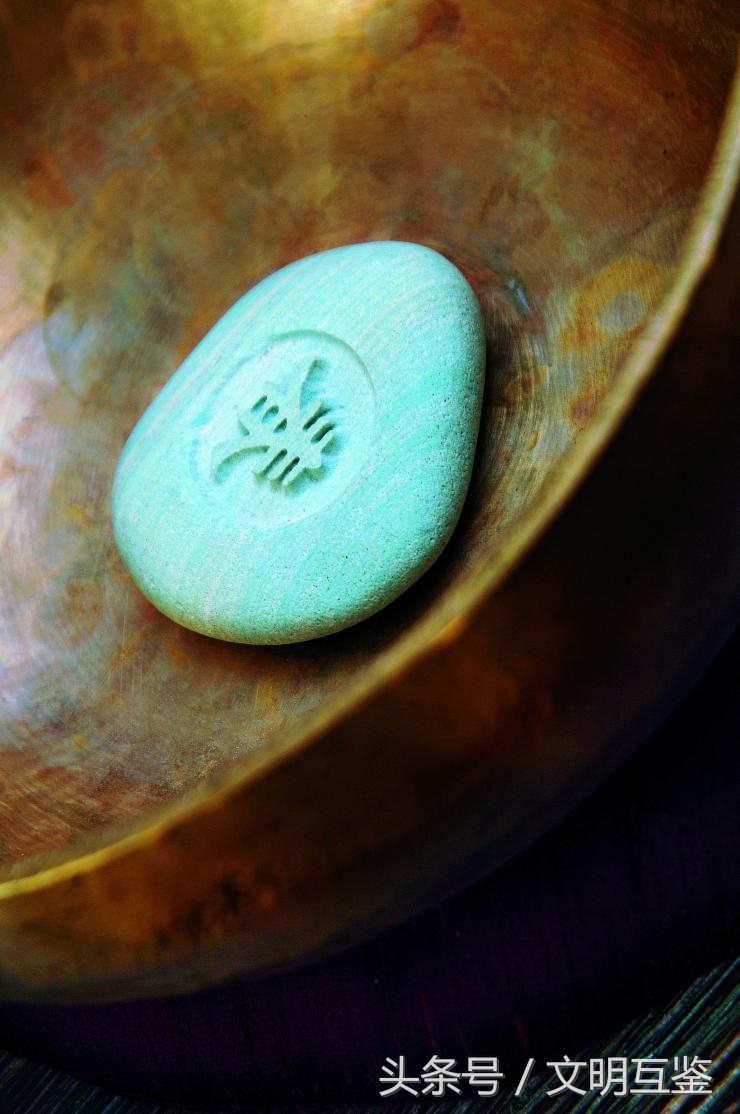 农村老头用动物内脏做手工皂，竟是300年前宫廷技艺，皴裂有救