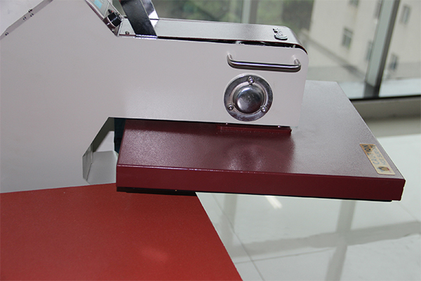 服装裁片使用那些热转印机器