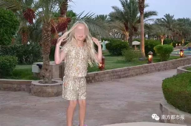 这样的文身，女孩涂后红疹起泡留疤都来了，你还敢玩吗？