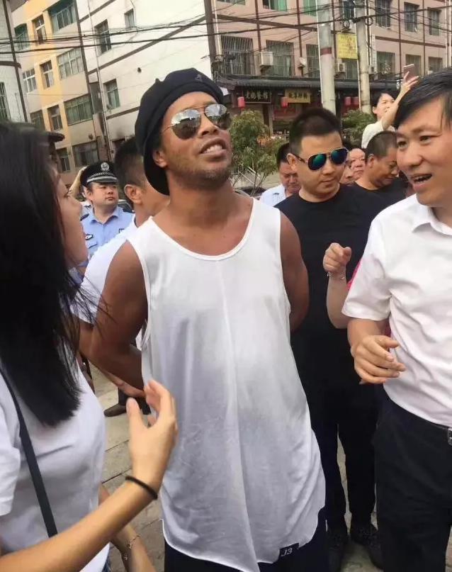 世界足球先生球迷,罗纳尔迪尼奥世界先生