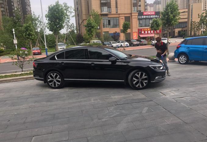 迈腾b8改装轮毂18寸多少钱,b8迈腾改装图片