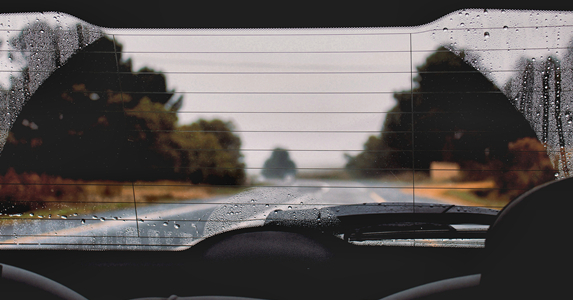 女大学生乘坐黑车失联数日，死里逃生回家后，却在当晚自杀