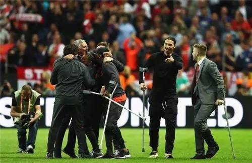 2场8球登顶积分榜第一，是时候展示穆二年的非凡魔力了