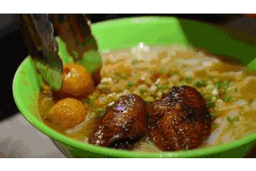 火遍全香港的车仔面终于登陆北京，连嘻哈侠第一站都要来这里！