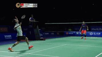 高远球对打练习,实战高远球怎么又高又远