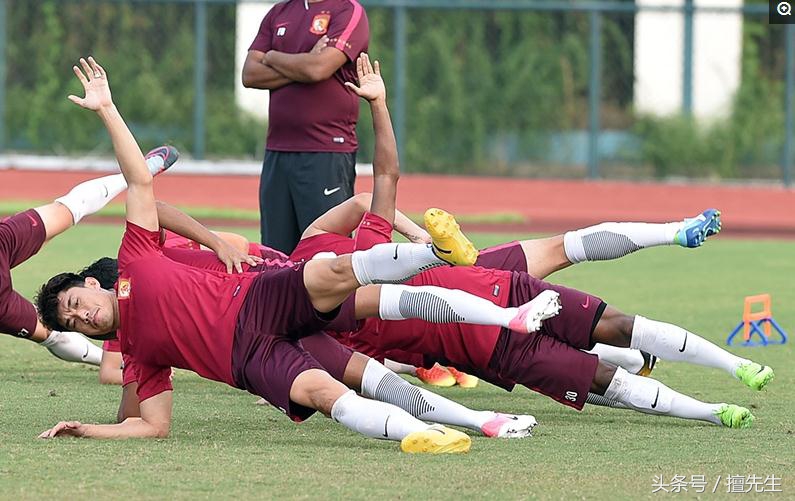 申花把基地借给恒大使用引沪媒不满暗讽上海足球不团结