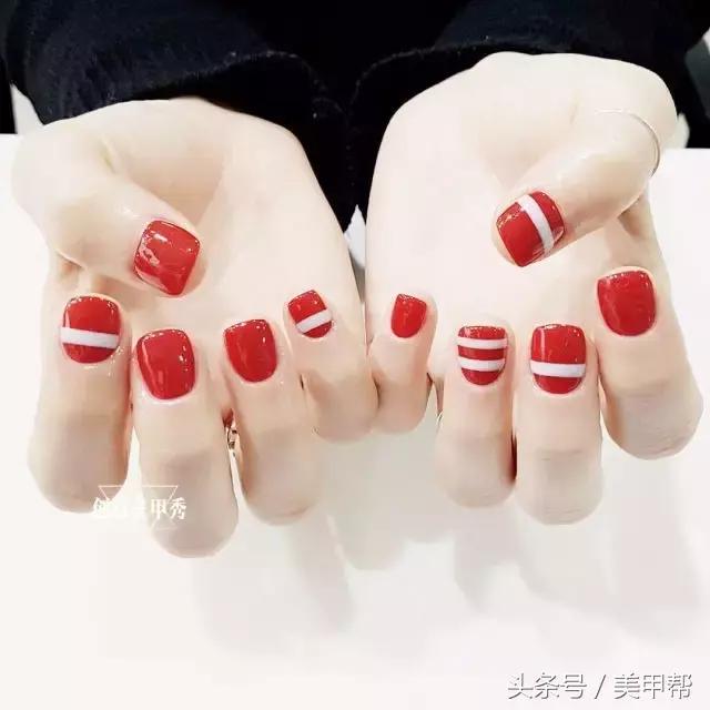 夏天的美甲款式短指甲显白,指甲又短又宽怎么美甲