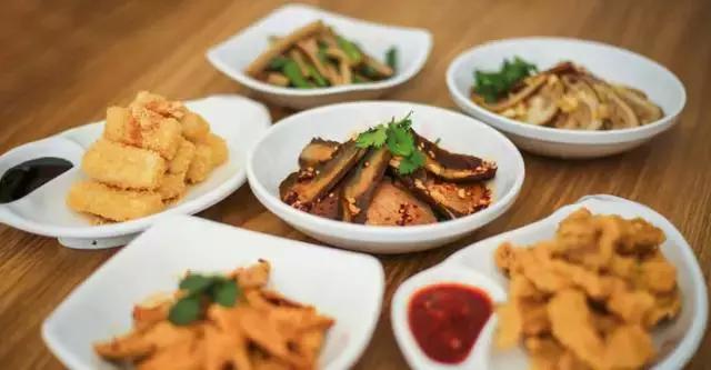 武汉最有人气美食城,武汉步行街美食推荐排行榜