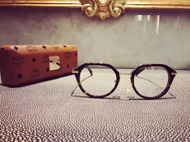 一日一物分享,井柏然同款黑框眼镜
