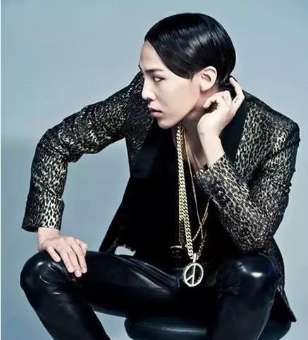 权志龙身材大变样,权志龙这么矮为什么穿衣好看