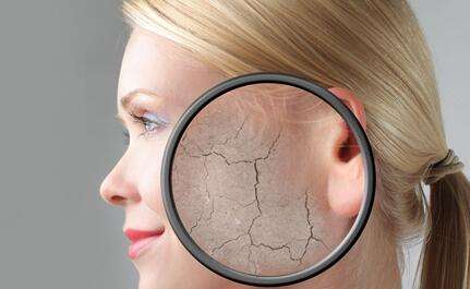 腋窝黑黑的什么征兆,腋窝下发黑的原因