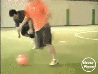 五人足球过人实用技巧,球场实用过人技巧