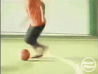 五人足球过人实用技巧,球场实用过人技巧