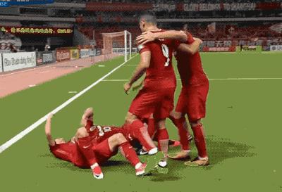 上港vs恒大武磊闪电球,张琳芃上港赛后