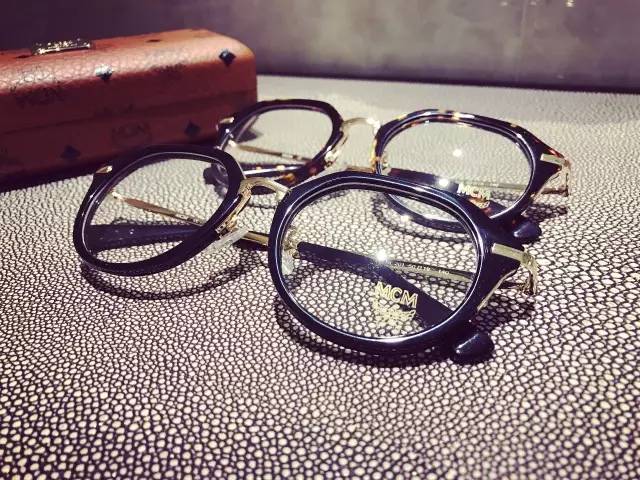 一日一物分享,井柏然同款黑框眼镜