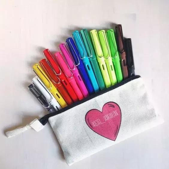 迪丽热巴高圆圆同款双肩包 (迪丽热巴高圆圆同款双肩包哪里买)