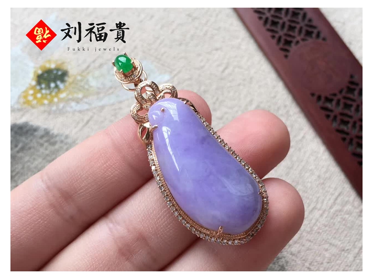 为什么有些翡翠是黑色的,你的翡翠变种了吗