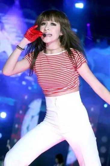 萧亚轩出道18年,萧亚轩从出道到现在有多少首歌