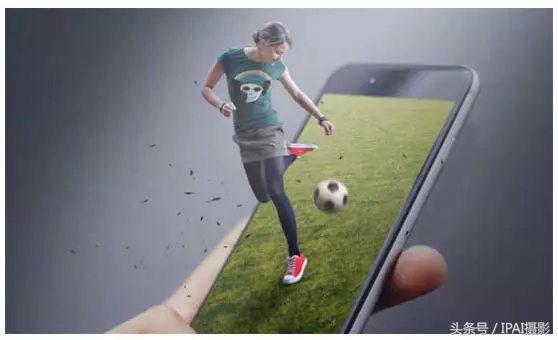 IPAI摄影搜罗PS教材：合成站在手机中踢足球的3D手机海报