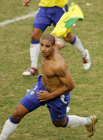 十二怒汉站位解说,十二怒汉站位是什么经典镜头