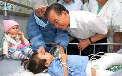 还记得吗？曾经我们一起爱过的小炜伊，准备读三年级了