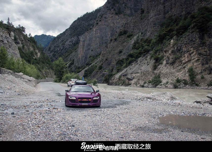 开辆超跑去*藏西**！最后看看几百万的奥迪R8破成啥样了？