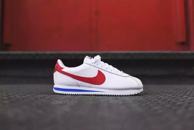 最新球鞋便宜又实用,新发布的球鞋去哪里抢购