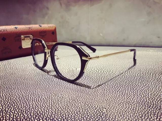一日一物分享,井柏然同款黑框眼镜