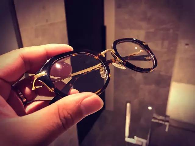 一日一物分享,井柏然同款黑框眼镜