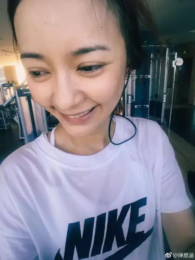 迪丽热巴高圆圆同款双肩包 (迪丽热巴高圆圆同款双肩包哪里买)