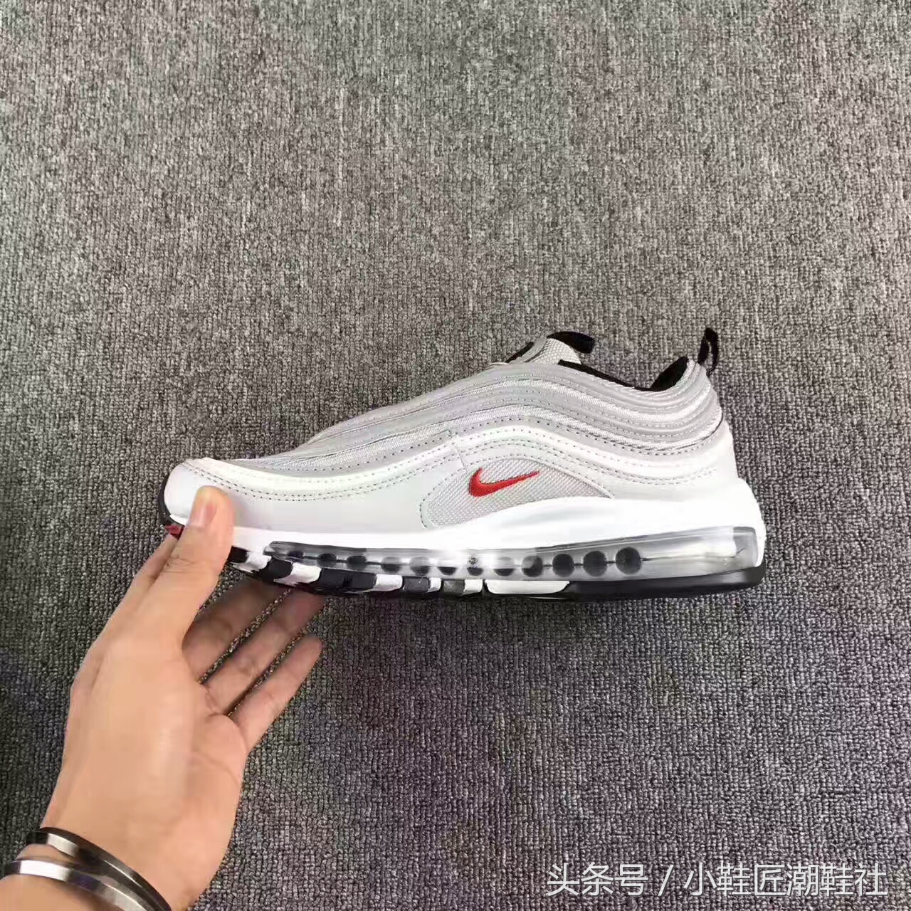 鞋评：NKAIRMAX97银*弹子**来袭，热度不减当年！