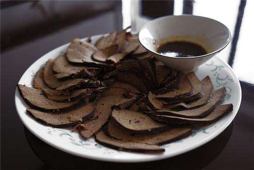 分享一个简单实用的腊味猪蹄、猪头肉、猪内脏做法