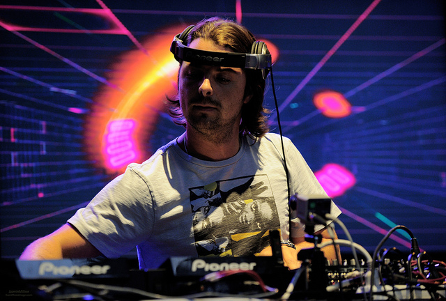 非噪音生产-明日世界的各路重拳