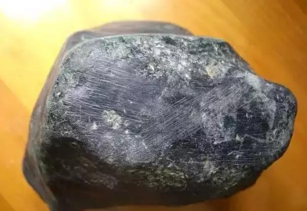 行话里说，“石头不骗人，都是人骗人？”翡翠行家都差点受骗了！