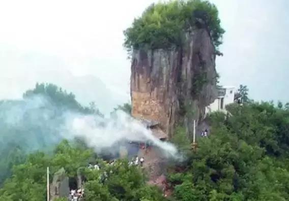 忠路老屋基，太美哒，美得登上《武陵土家》封面