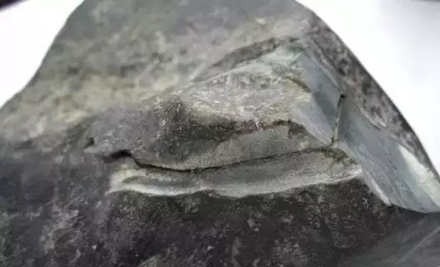 行话里说，“石头不骗人，都是人骗人？”翡翠行家都差点受骗了！