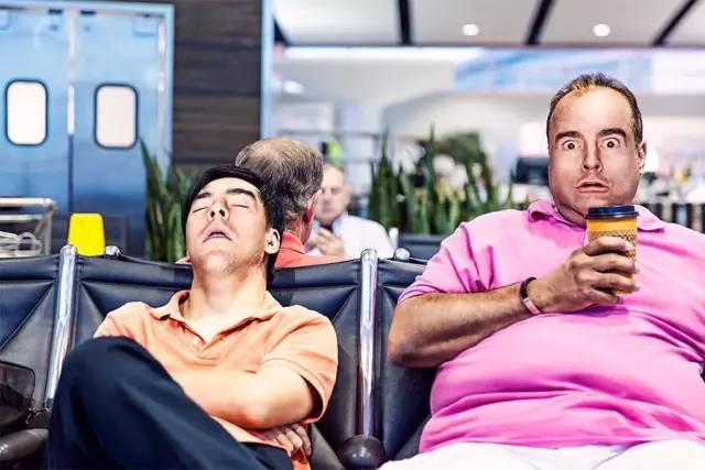 事关聪颖和笑：大家一起跑，或者大家一起笑