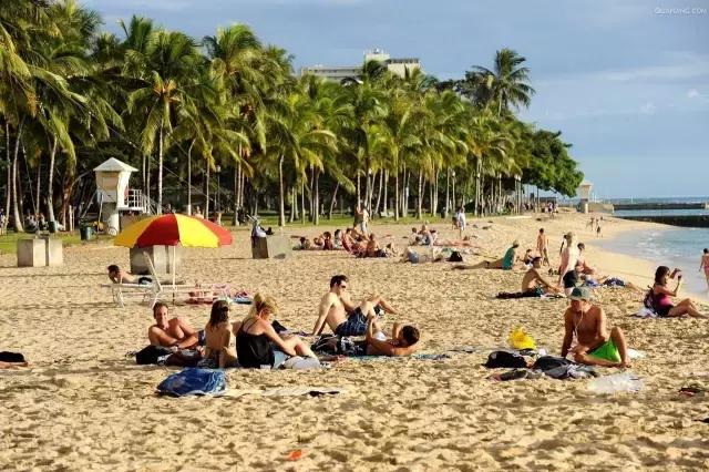 全世界的beach，究竟哪一个美女最多，哪一个又最爱裸游？
