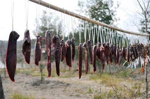 分享一个简单实用的腊味猪蹄、猪头肉、猪内脏做法